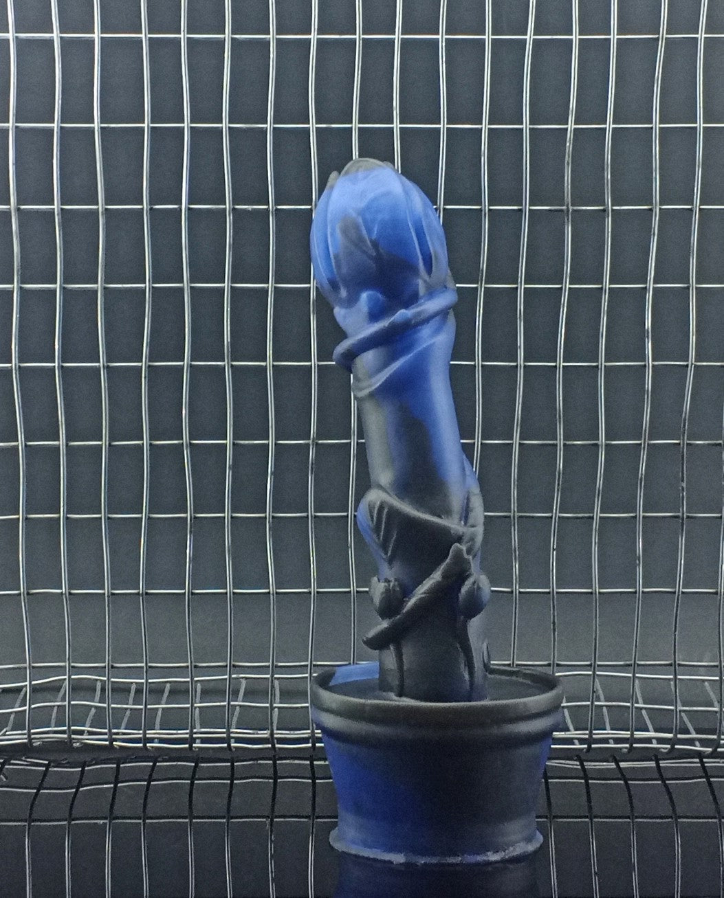 Aubrey the Plant - Black and Blue - Medium - 00-30 Firmness