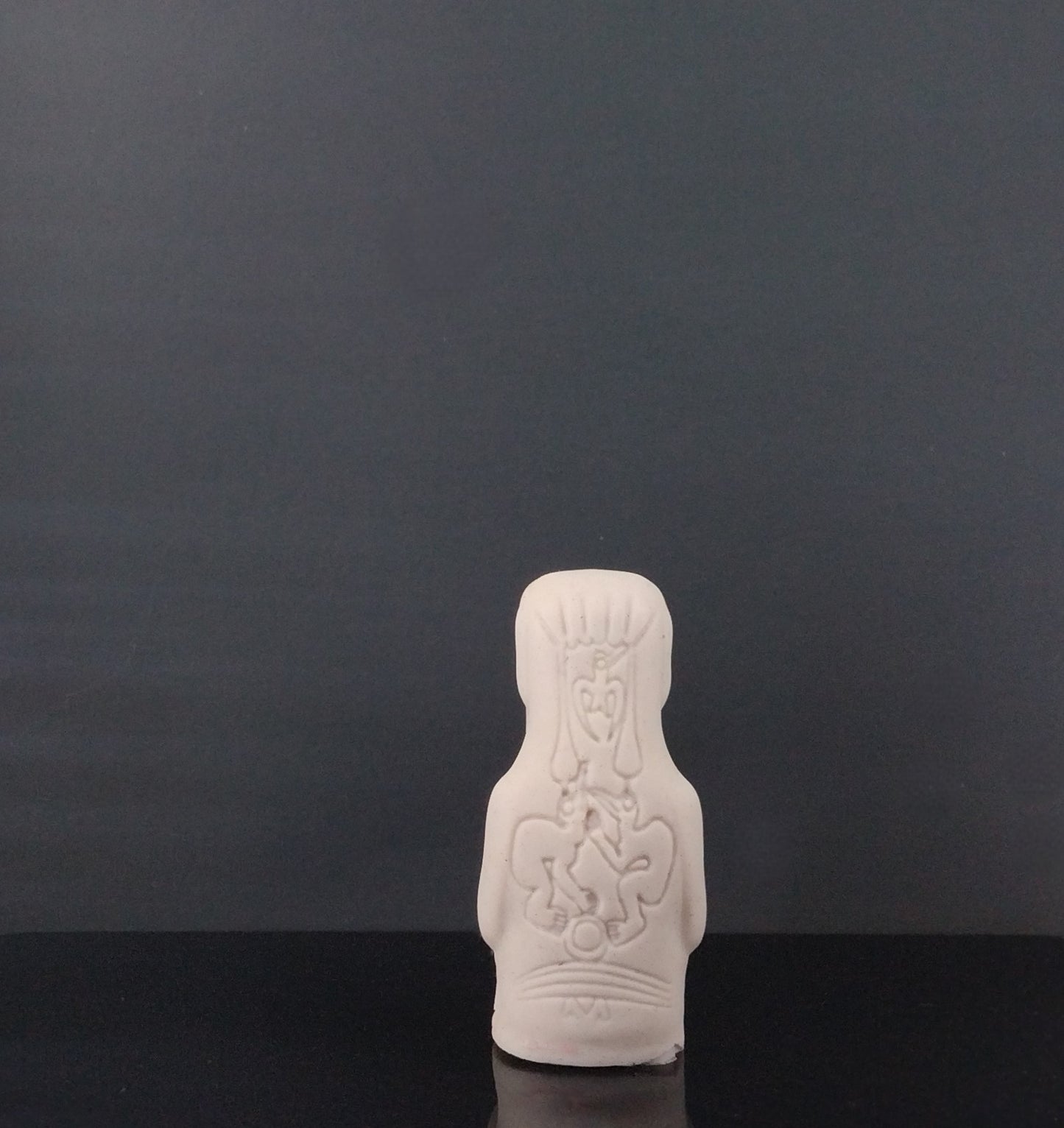 Moai - Mini Grinder - Squishy